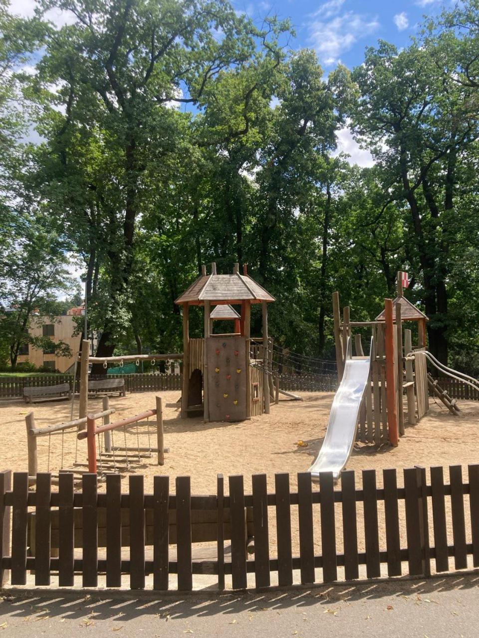 Residence Park Klamovka Πράγα Εξωτερικό φωτογραφία